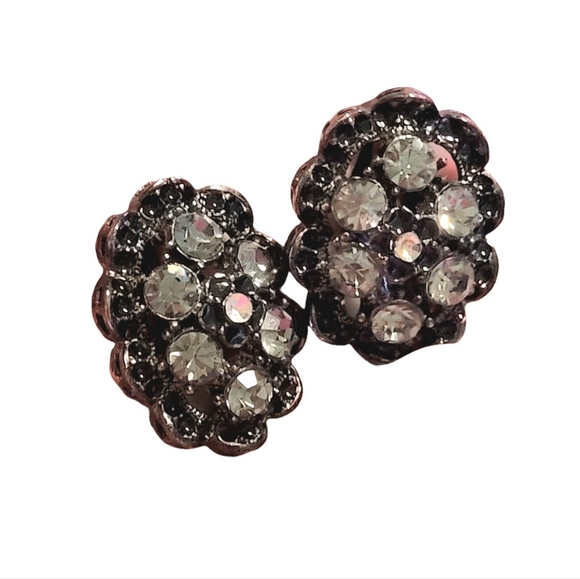 Clip On White and Black Crystal Earrings In Silver Inlay - Picture 2 of 6